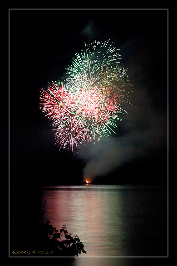 der groe Knall, Feuerwerk auf dem Rhein