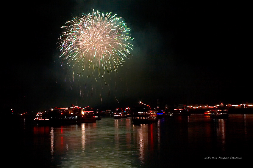 0068 - Rhein in Flammen 2007 in St. Goarshausen