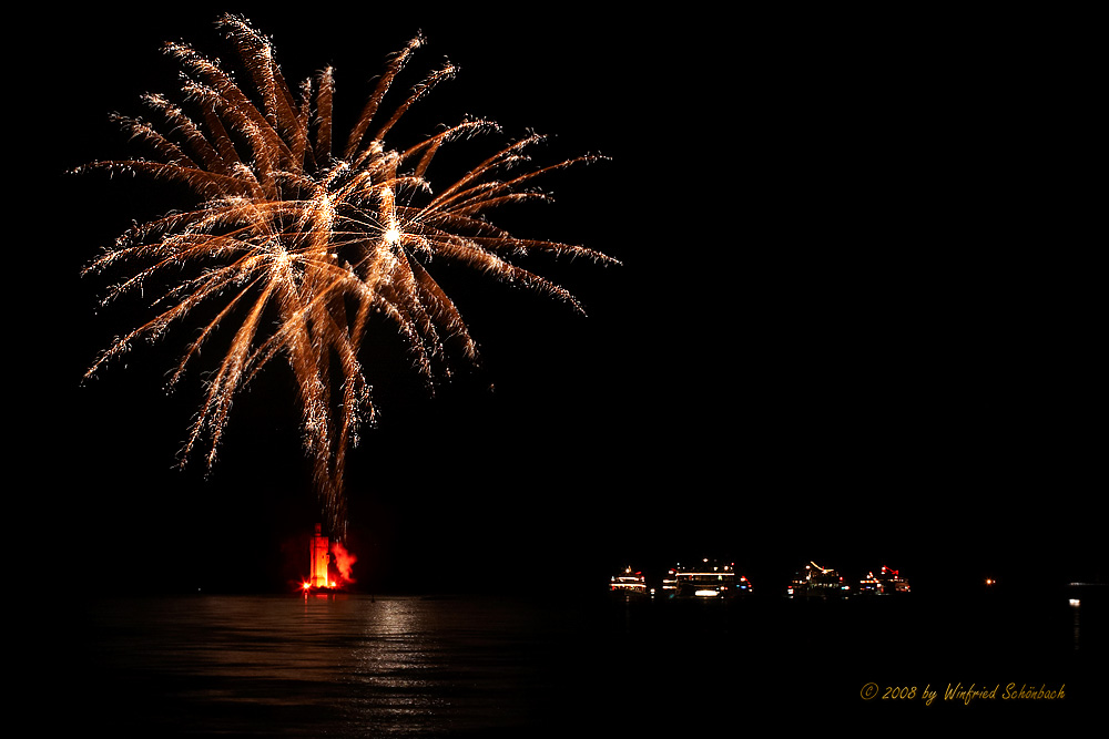 (001) Feuerwerk am Museturm